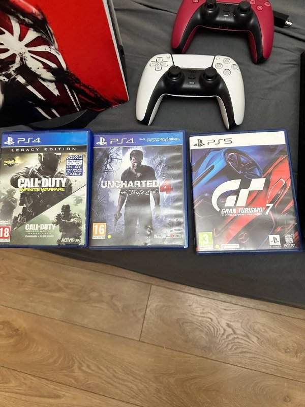 PlayStation 4 Pro, PlayStation 5 fat с джойстиками и играми