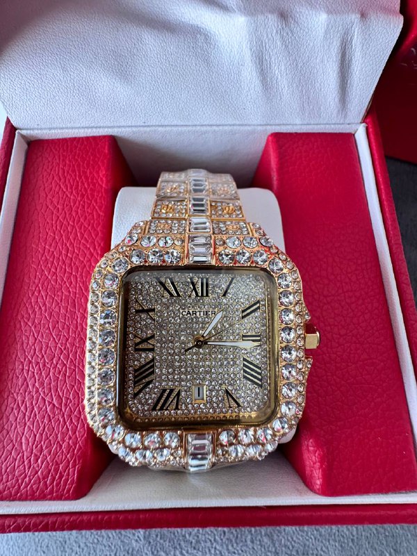 Наручные часы реплика Cartier с инкрустацией камнями 2