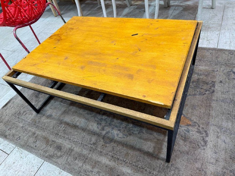 Столы, стулья, барные стулья, комод, бабинный магнитофон, телевизоры 2