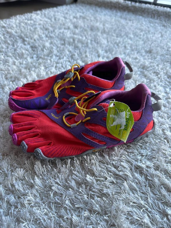 Босоножки FiveFingers, мембранные штаны, флисовая кофта, куртки софтшелл и флисовая