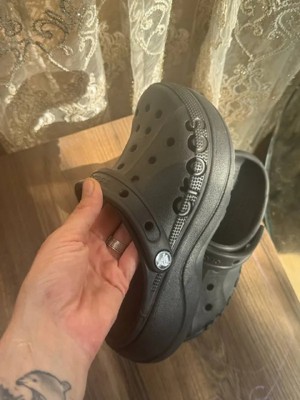 Crocs 1