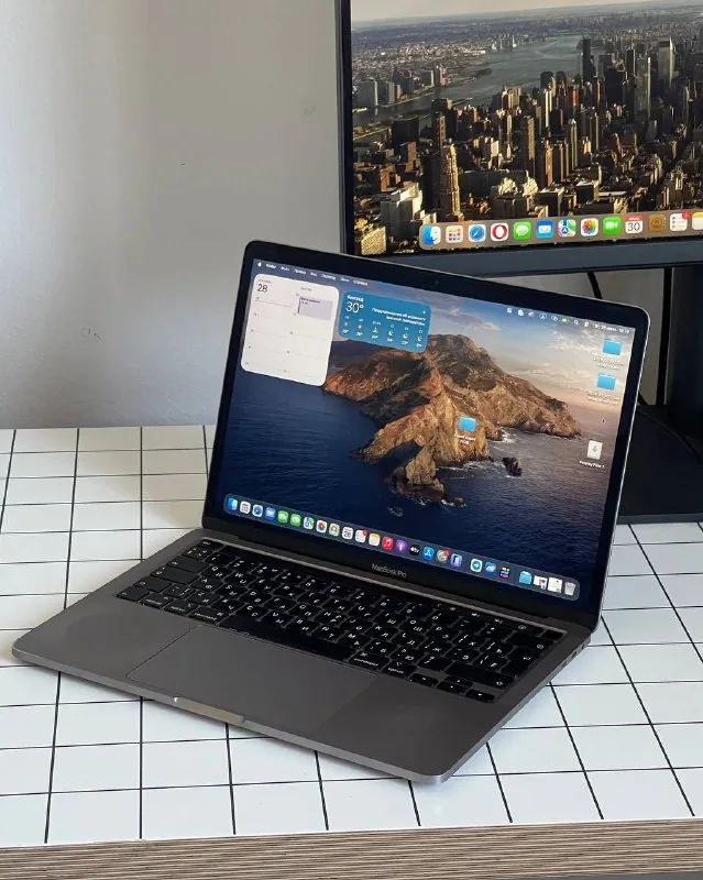 MacBook Pro 13” 2020 i5 16GB 256GB 1