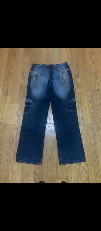 Красный и серый худи, джинсы, шапки, футболка 5