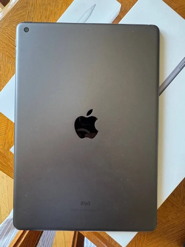 iPad 9th generation 64 GB со стилусом 1