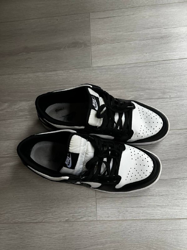 Перчатки ММА, боди prettylittlething, кроссовки Nike Dunk 4
