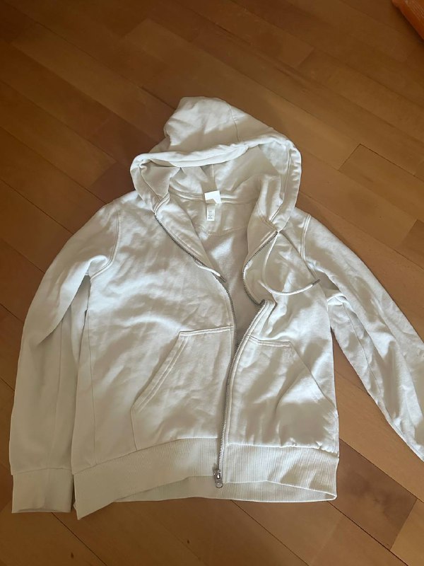 зипка Newyorker, зипка H&M, худи Thrasher, лонгслив H&M, шорты, майки, сумки Bershka, топик 2