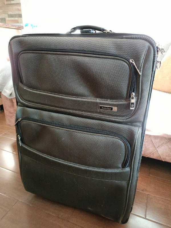 Большой тканевый чемодан