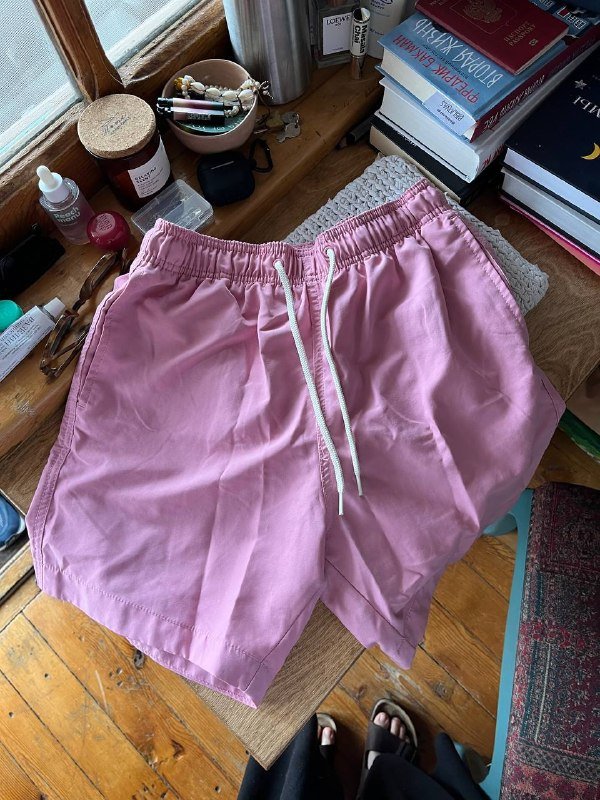 мужские шорты h&m, джинсовая юбка tezenis, толстовка zara, юбка-колокол stradivarius