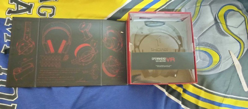 Игровая гарнитура 1MORE Spearhead VRX с красной подсветкой 3