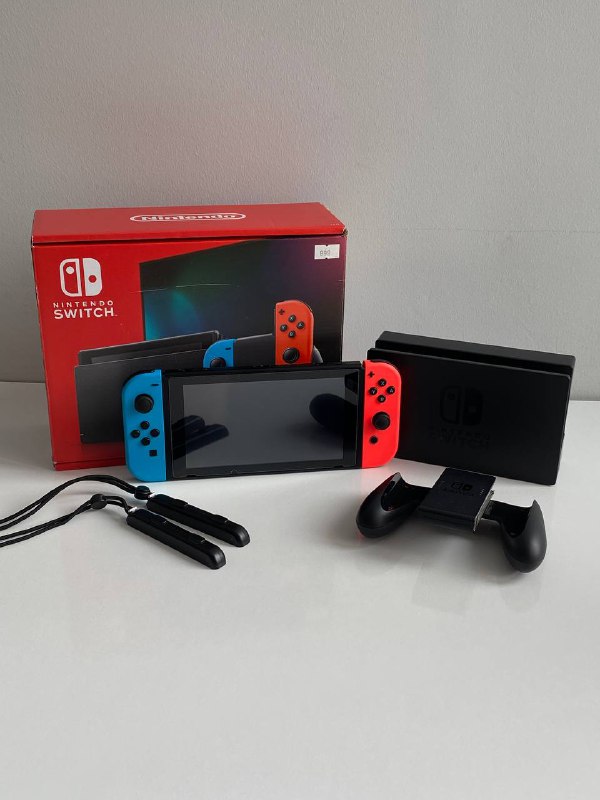Nintendo Switch V2 с комплектом и SD картой 128 GB