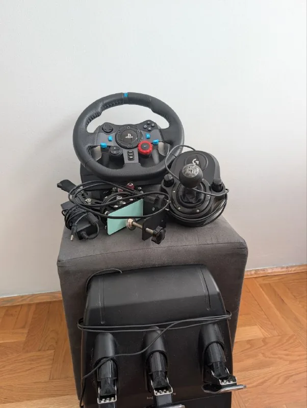 Руль Logitech G29 с педалями, шифтер и ручной тормоз 1