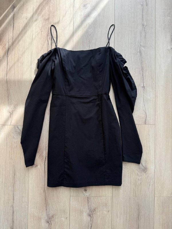 Джинсовка Zara, топы, платья, шорты, костюм, кеды Lacoste, худи Zoho, джинсы Bershka 4