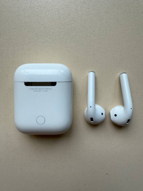 AirPods 2 оригинал с зарядным кейсом и чехлом 2