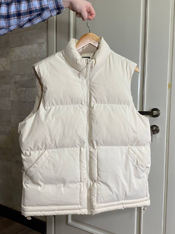 Куртка Columbia L, Жилетка L, Рубашка L, Жилетка Zara L, Свитшот reebok M, Майка Nike dry-fit 6