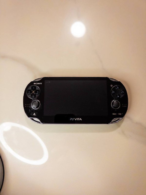 PS Vita игровая консоль