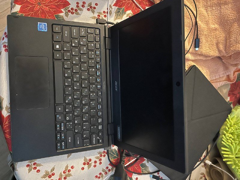 Ноутбук Acer с зарядкой