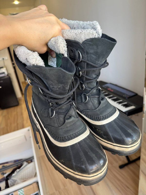 Кроссовки белые, джинсы женские, шапка-ушанка, жакет женский, сапоги зимние, кроссовки беговые 3