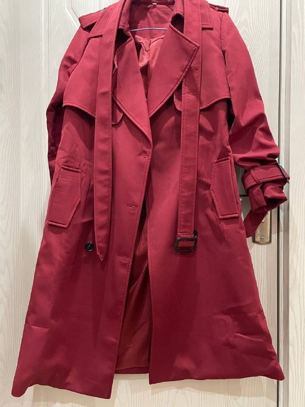 Бордовый плащ-пальто