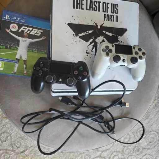PlayStation 4, геймпады, игра EA SPORTS FC 25
