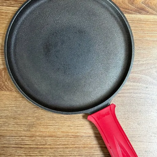 Lodge cast iron pancake pan