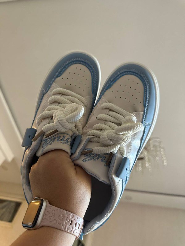 Кроссовки новые 38-38,5 р