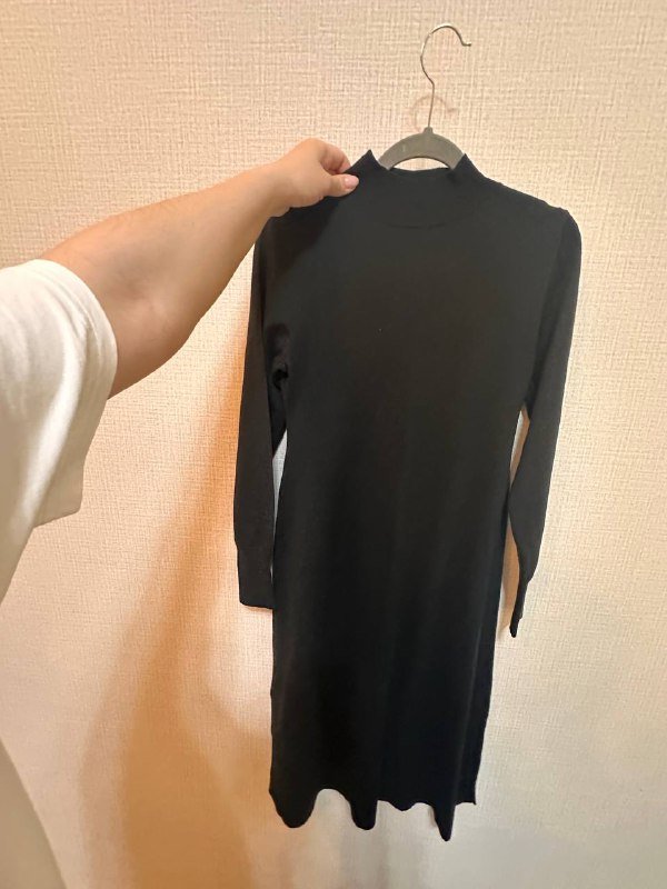 колготки в сетку, новогодние колготки, кожаный ремень, платье миди, боди с открытой спиной 4