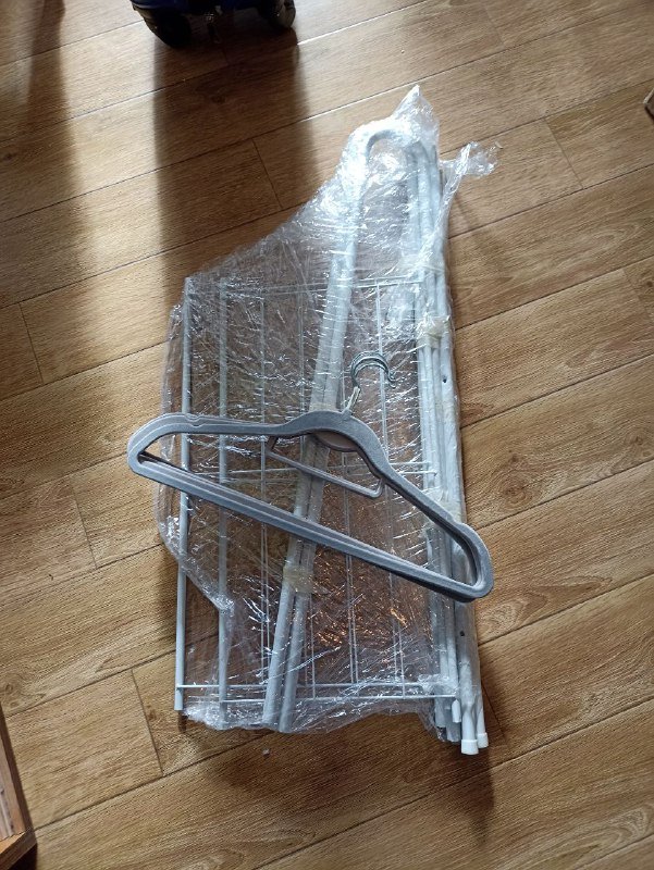 Вешалка с плечиками