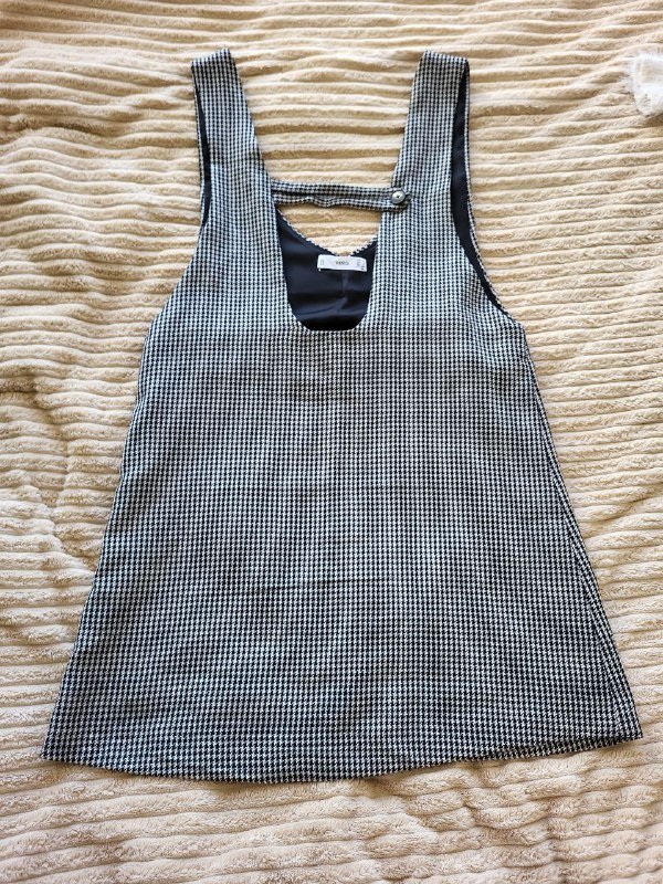 Свитер, повязка на голову, шорты спорт Calvin Klein, шорты хлопок, майка белая, джинсы Koton, юбка вязаная, майка красная вязаная, платье комбинированное 10