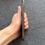 iPhone XS Max, Samsung Galaxy S10+ 3