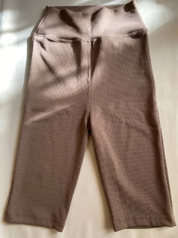 Теплая панамка, серые шорты, джинсовые шорты, бежевые лосины, спортивный топ, бежевый топ в клеточку 7