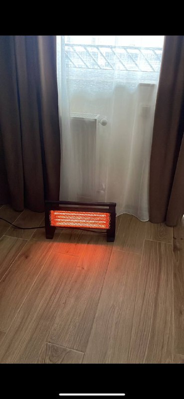 монитор Acer Nitro, кронштейн, стол, кресло, коврик, обогреватель 4