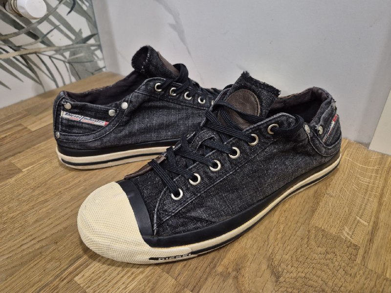 куртка DIESEL, джинсы diesel, кожаная куртка barney's, джинсовая куртка diesel, кроссовки diesel 7