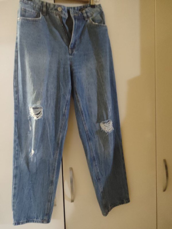 Платье Stradivarius, Джинсы, Куртка черная Zara, Куртка белая, Сумка черная, Сумка бежевая голубая 3