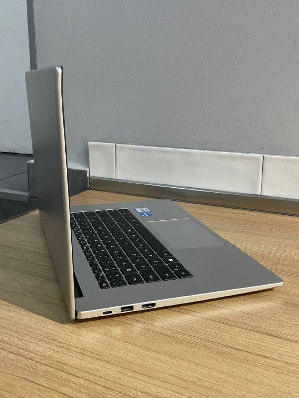 MateBook D15 ноутбук Intel Core i3 8GB 256GB SSD 5