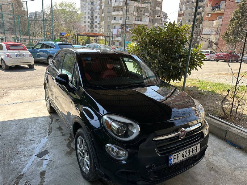 машина Fiat черная 4