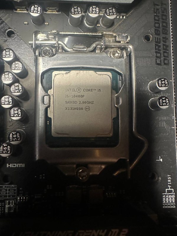 Процессор i5 10400F, материнская плата MSI MAG B560M BAZOOKA