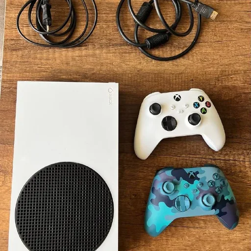 Xbox Series S с двумя джойстиками