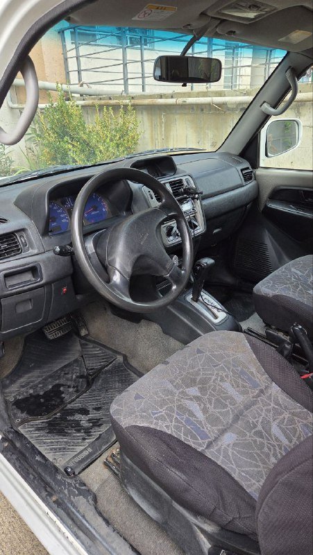 Mitsubishi Pajero iO 1998 компактный внедорожник 8