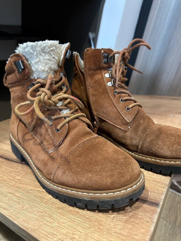 Ботинки коричневые и зеленые туфли