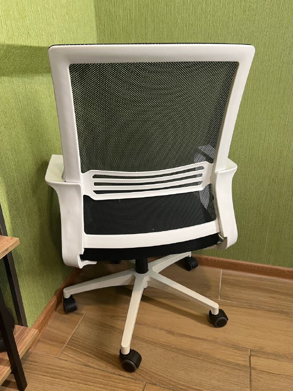 Офисное кресло 2