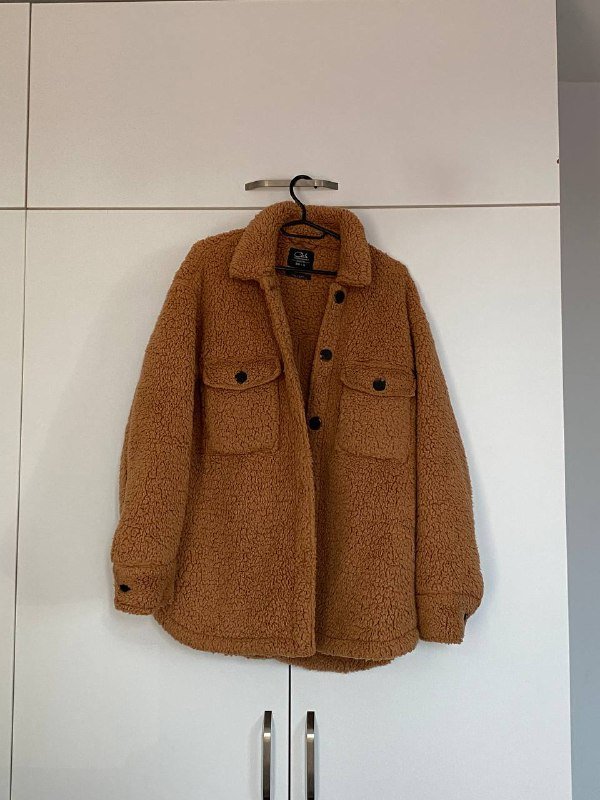 юбка джинсовая, пляжная накидка, рубашка, жилетка, комбинезон, сумка, меховая куртка 9