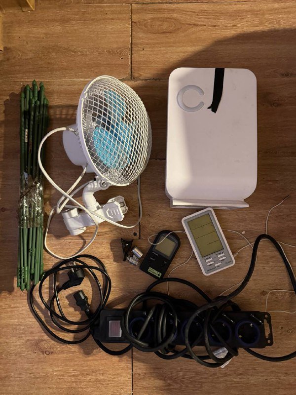 Гроубокс для выращивания растений с лампами и вентилятором 5