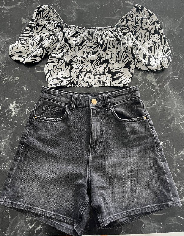 Джинсовые шорты Zara, топ Mark Formelle