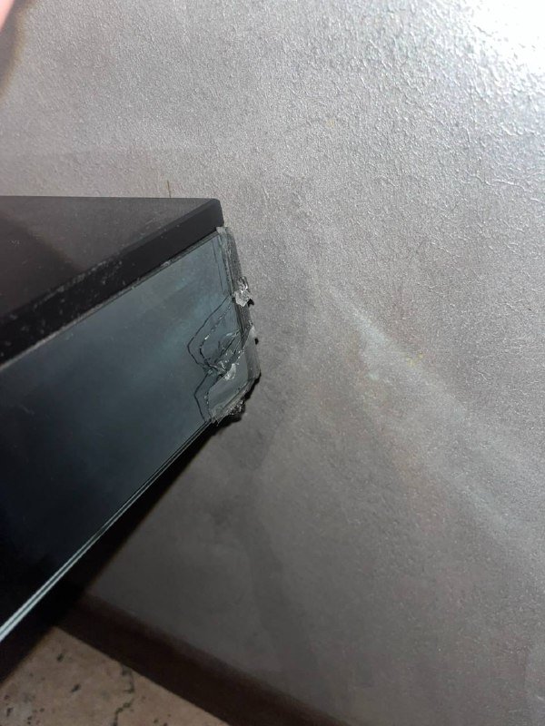 Стол с двумя ящиками с небольшими дефектами 5