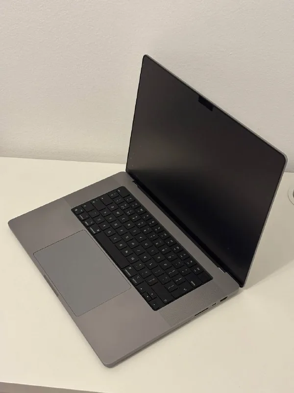 MacBook Pro 16” M1 Max 64 GB 1 TB 1