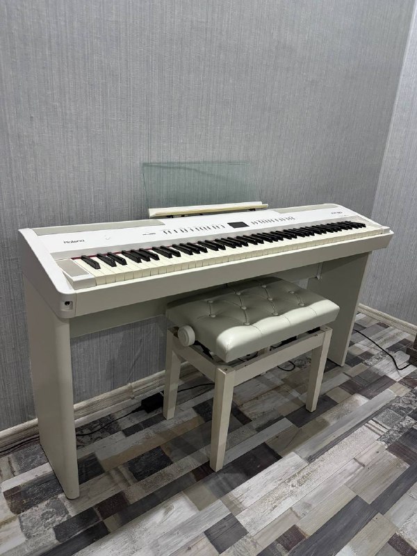 Цифровое пианино Roland fp-80 белого цвета со стулом 2