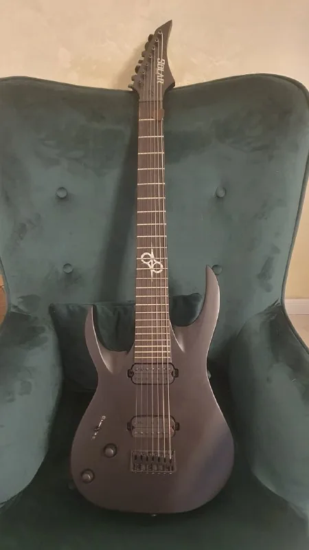 Леворукая гитара Solar и чехол Schecter 1