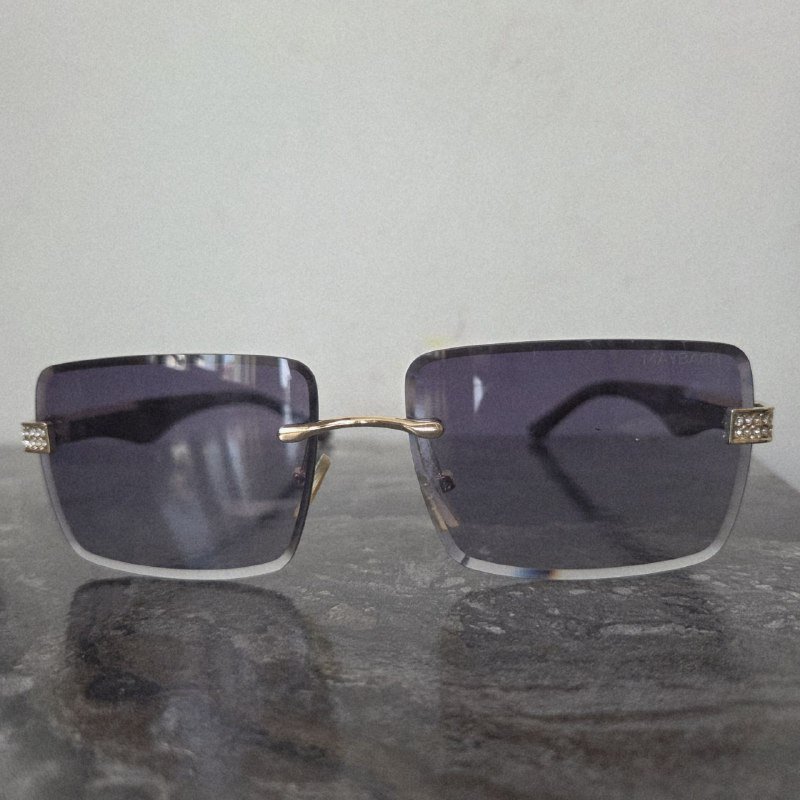 Мужская кепка, ножницы, женские очки, женская обувь, кофта, платья, халат, бриджи 4