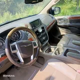 Chrysler Town & Country Platinum 2