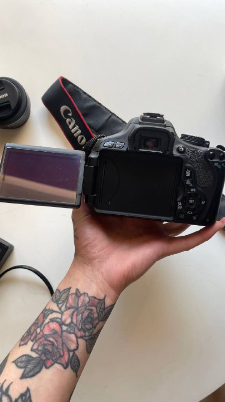 Фотоаппарат Canon 600D с объективами и аксессуарами 3